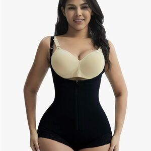 GQF Medium black shapewear open bust